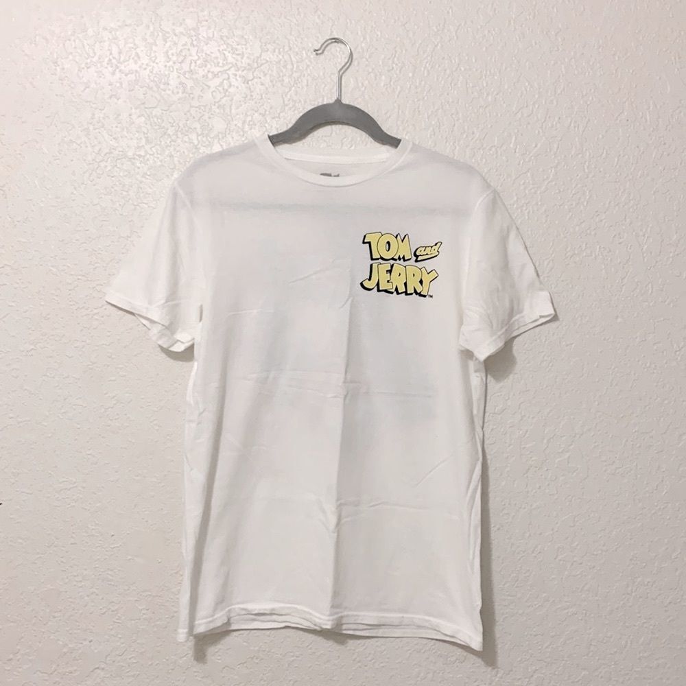 Tom and Jerry white graphic tee. Size Medium